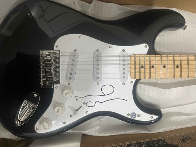 Noel Gallagher Signed Guitar